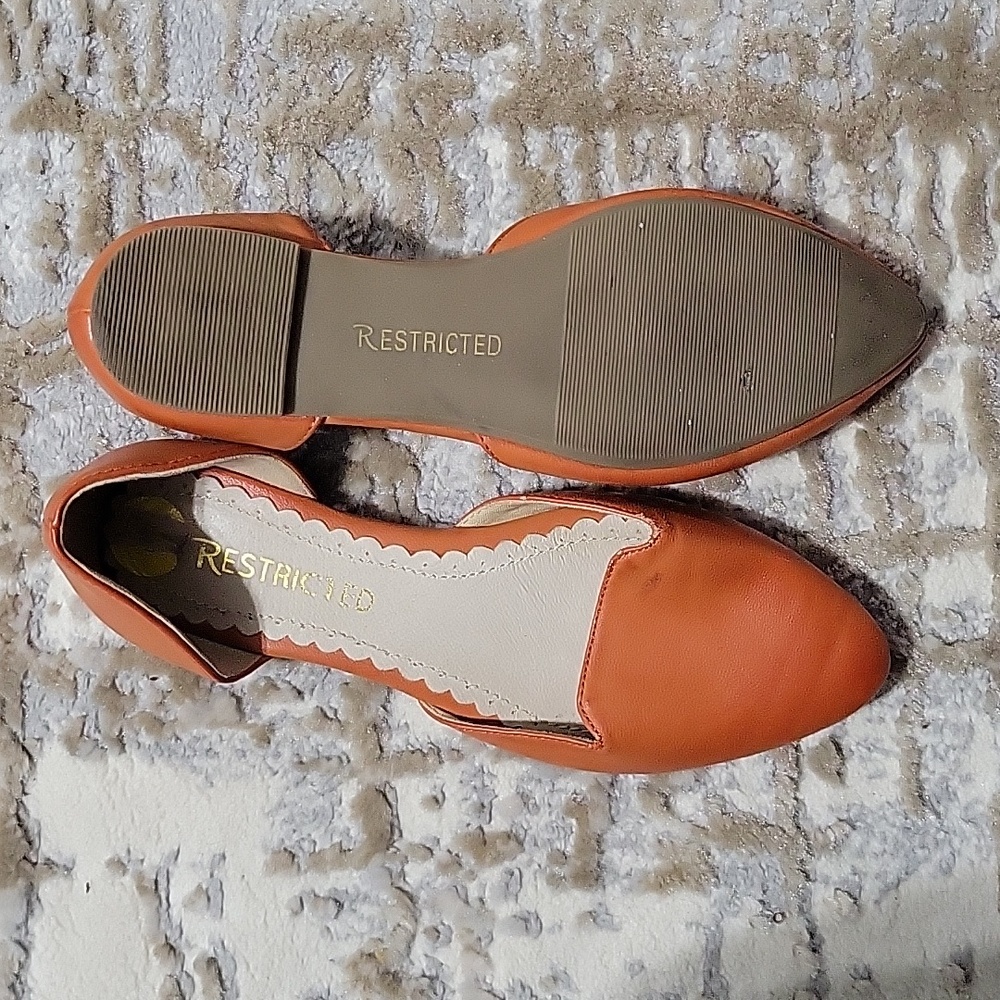 Shoes - Picture 3 of 4